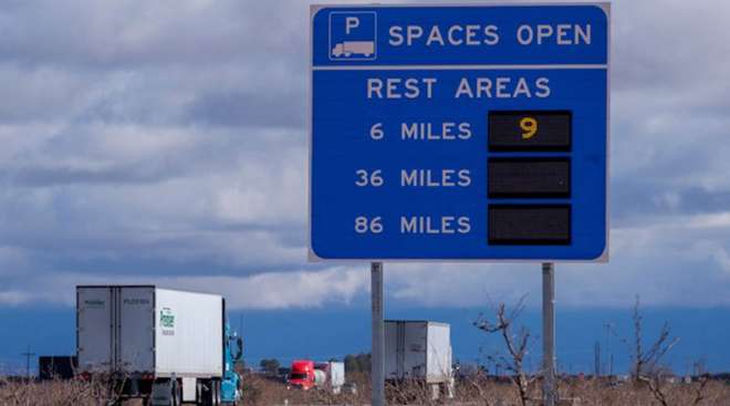 Truck parking sign in New Mexico