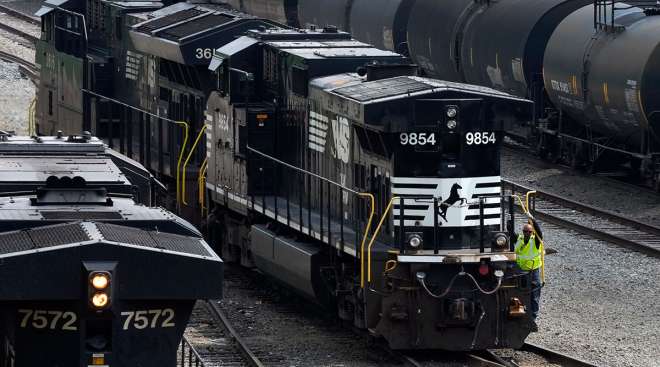 Norfolk Southern train